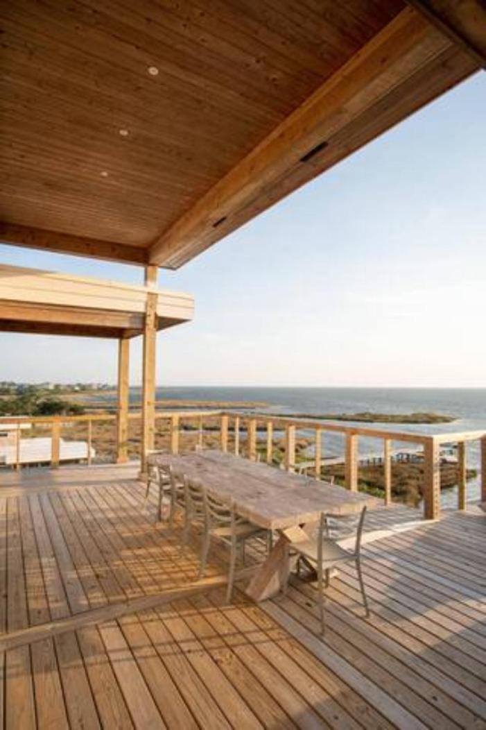 New Modern Waterfront Home w Saltwater Pool Villa in Outer Banks