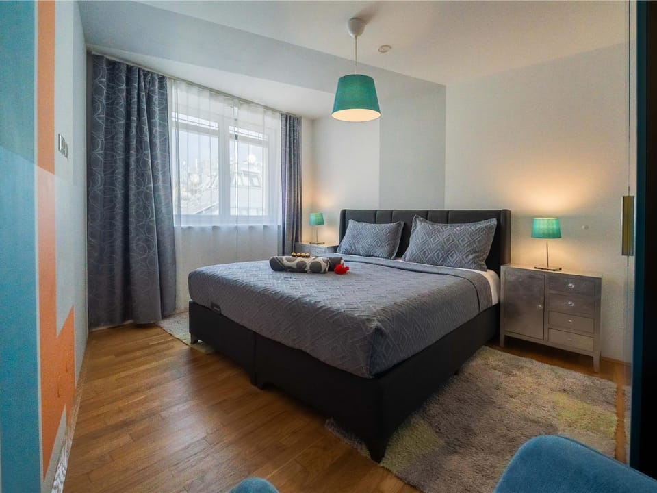 Bed, Decorative detail, Bedroom, towels