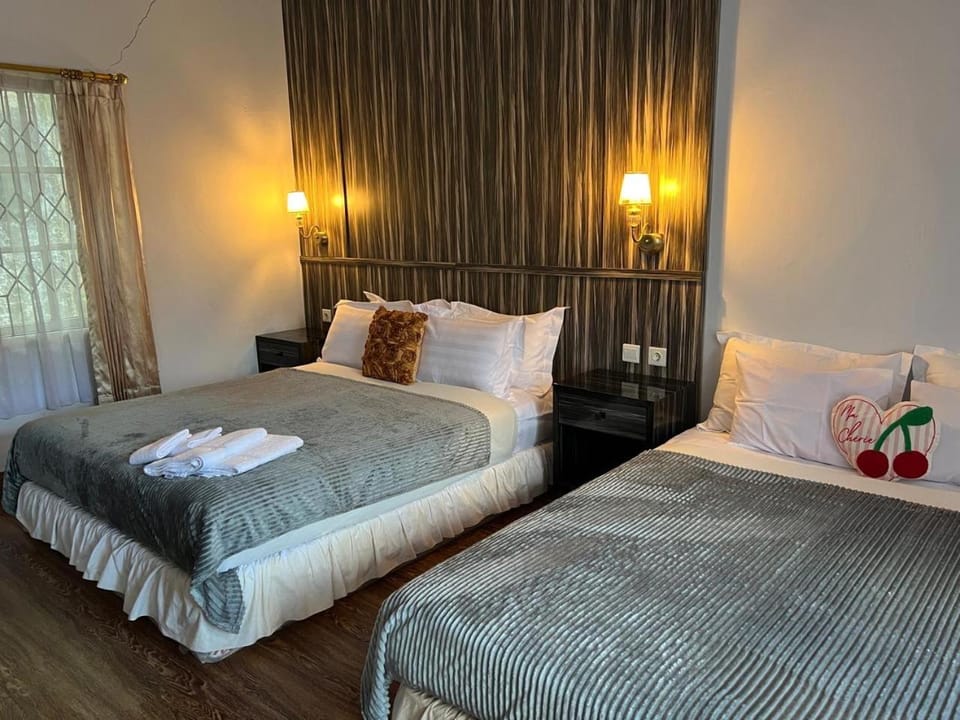 Bed, Photo of the whole room, Bedroom, towels