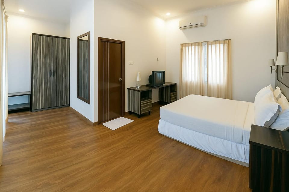 Bed, TV and multimedia, Photo of the whole room, Bedroom, air conditioner