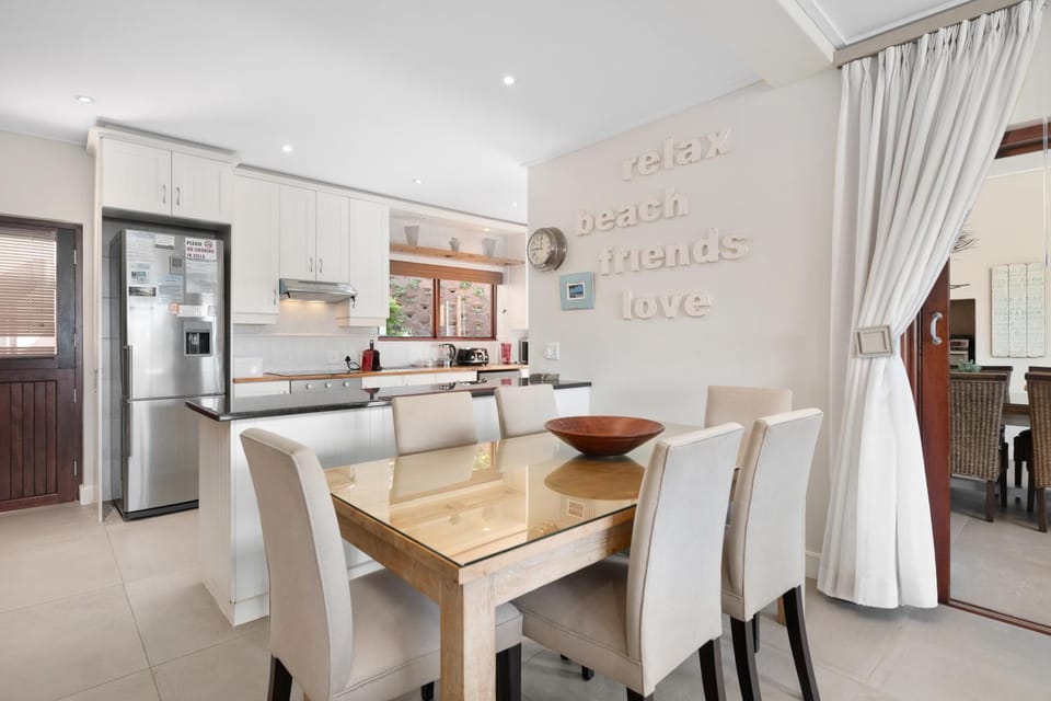 Patio, Dining area, kitchen