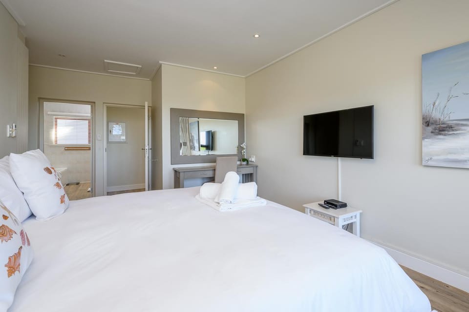 Bedroom, air conditioner