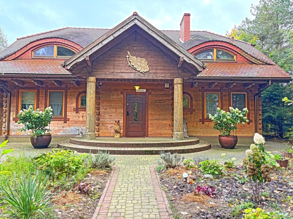 Property building, Garden view, Parking