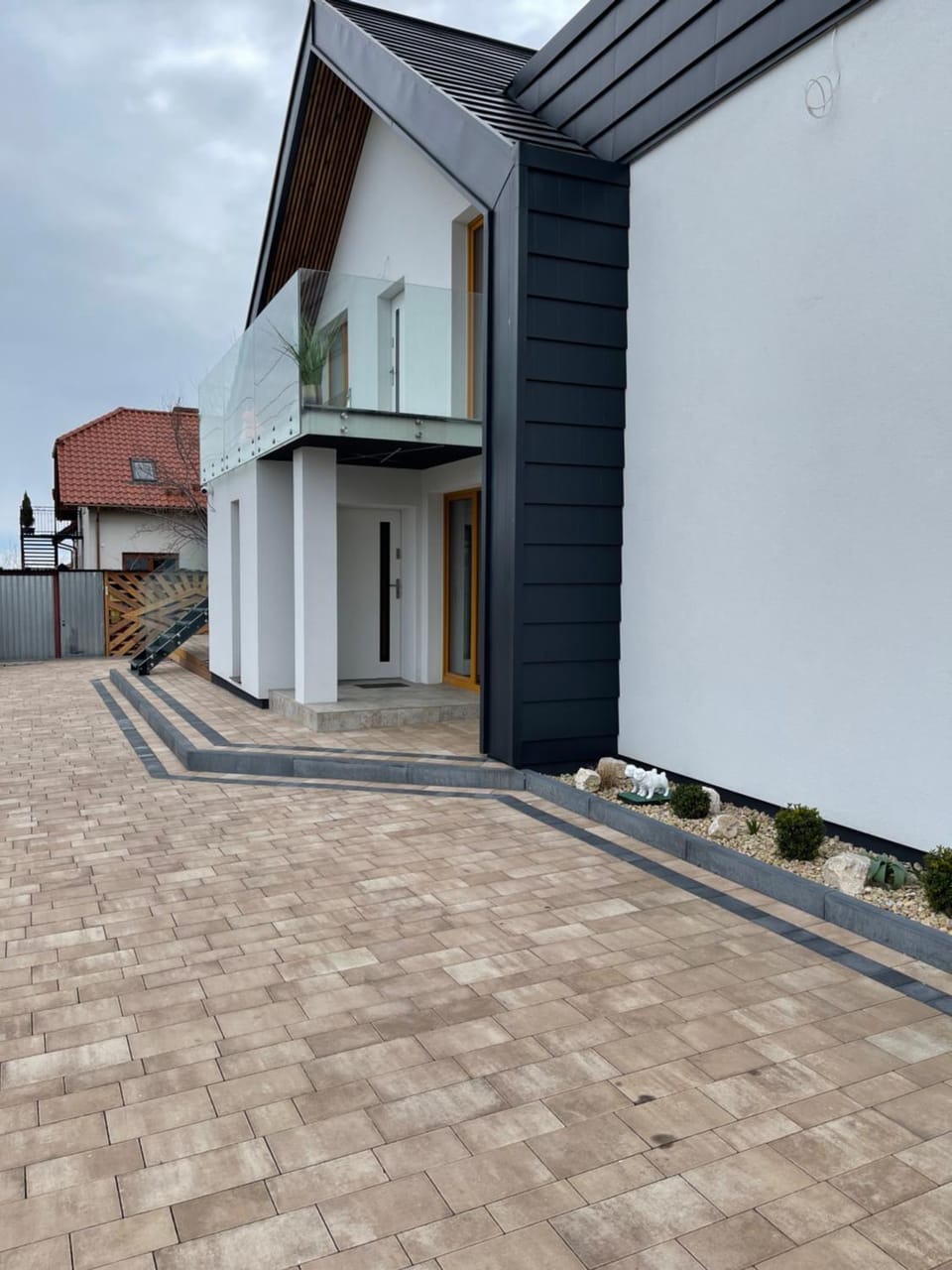 Facade/entrance, Windsurfing