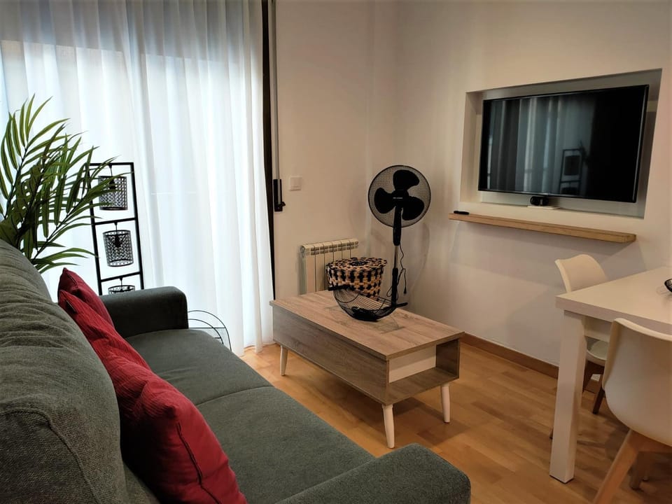 TV and multimedia, Living room, Seating area