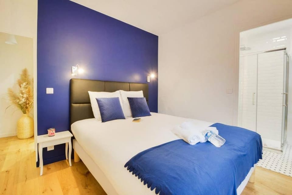 Canal st-martin/Duplex 6/8pers/Equipped/République Apartment in Paris