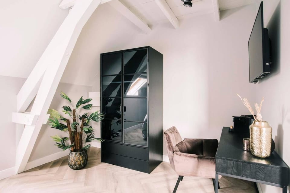 HotelBed w aircon at City Villa Tilburg Willem 1 Apartment in Tilburg