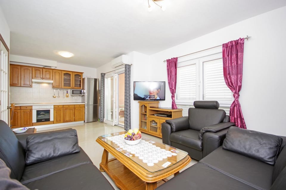 Apartmani Cezar Makarska Apartment in Makarska
