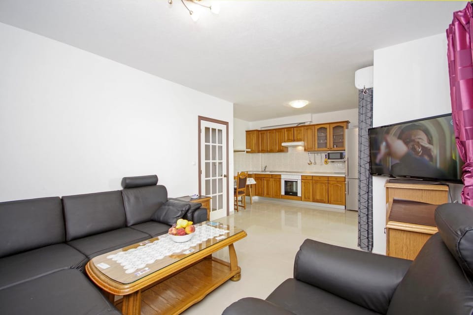 Apartmani Cezar Makarska Apartment in Makarska