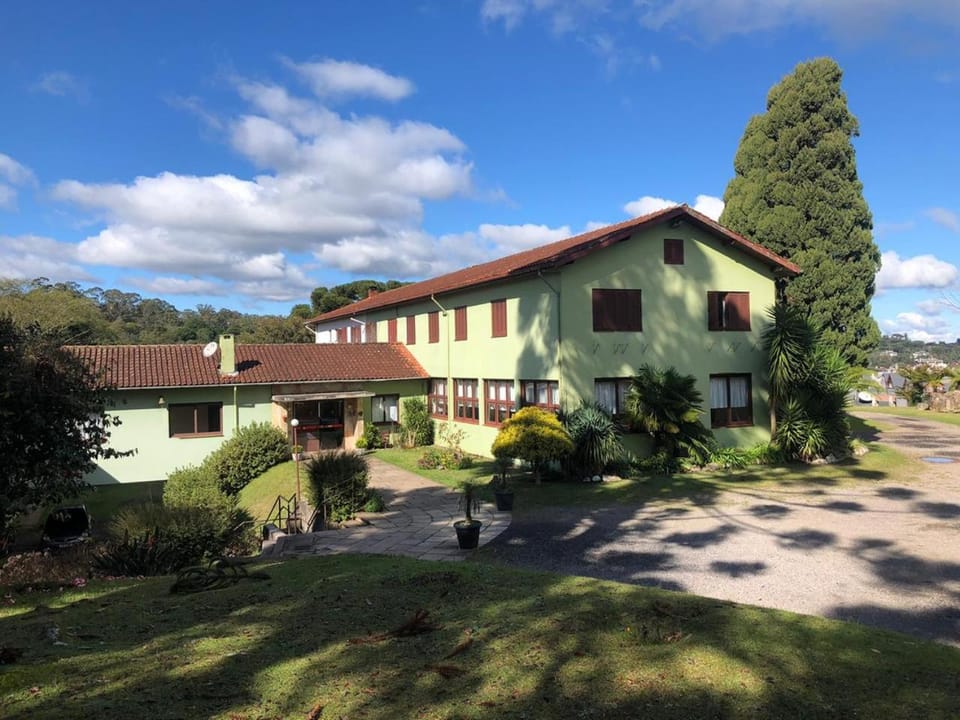 Casa da Paz Hostel & Suítes Hotel in Gramado