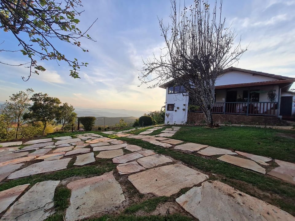 Property building, Natural landscape, Garden, View (from property/room), Garden view, Landmark view, Mountain view, Parking