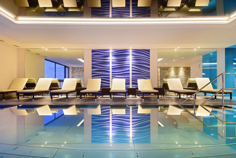 Activities, Winter, Autumn, On site, Pool view, Swimming pool, Swimming pool