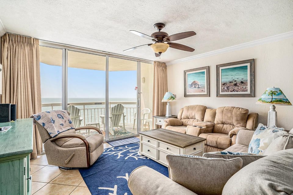 1004 Waters Edge Resort condo Apartment in Garden City