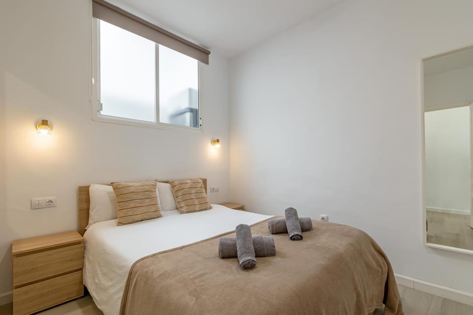 Bed, Bathroom, Photo of the whole room, Bedroom, towels