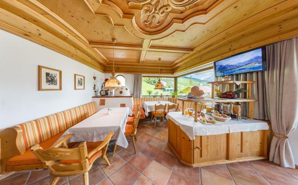 Restaurant/places to eat, Food and drinks, Dining area, Breakfast, Internal: Not applicable to any particular room