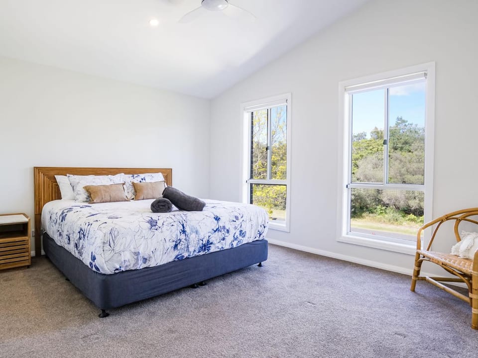 Bedroom, towels