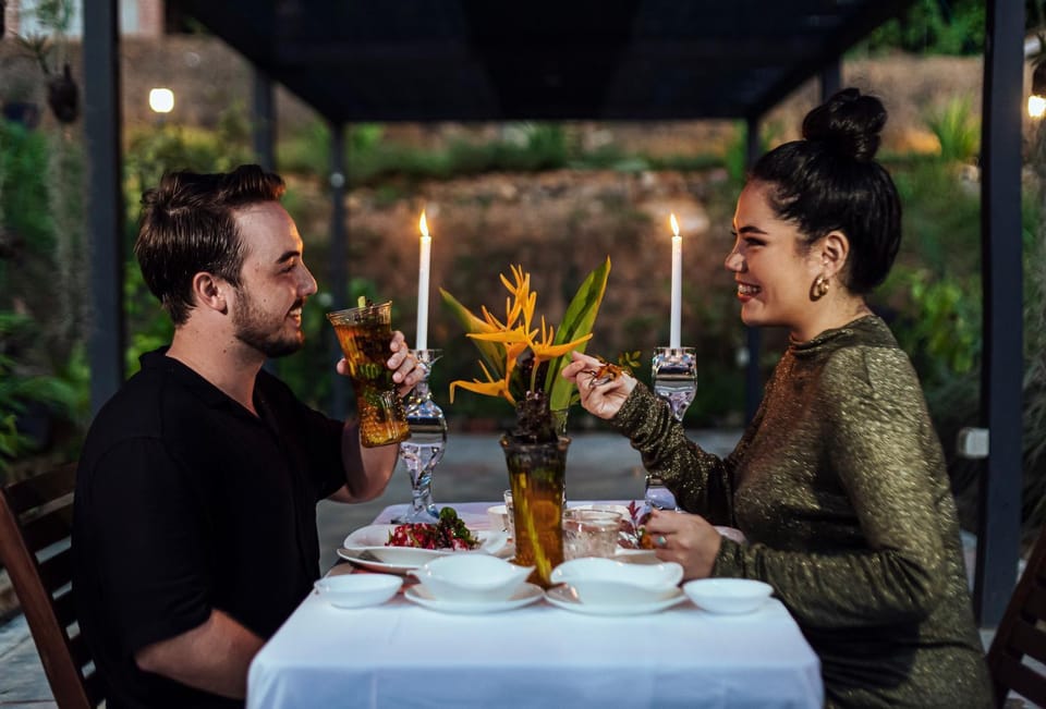 Restaurant/places to eat, Night, People, Food and drinks, Banquet/Function facilities, Dining area, Food, Guests, Dinner, Drinks, Alcoholic drinks, group of guests, wedding