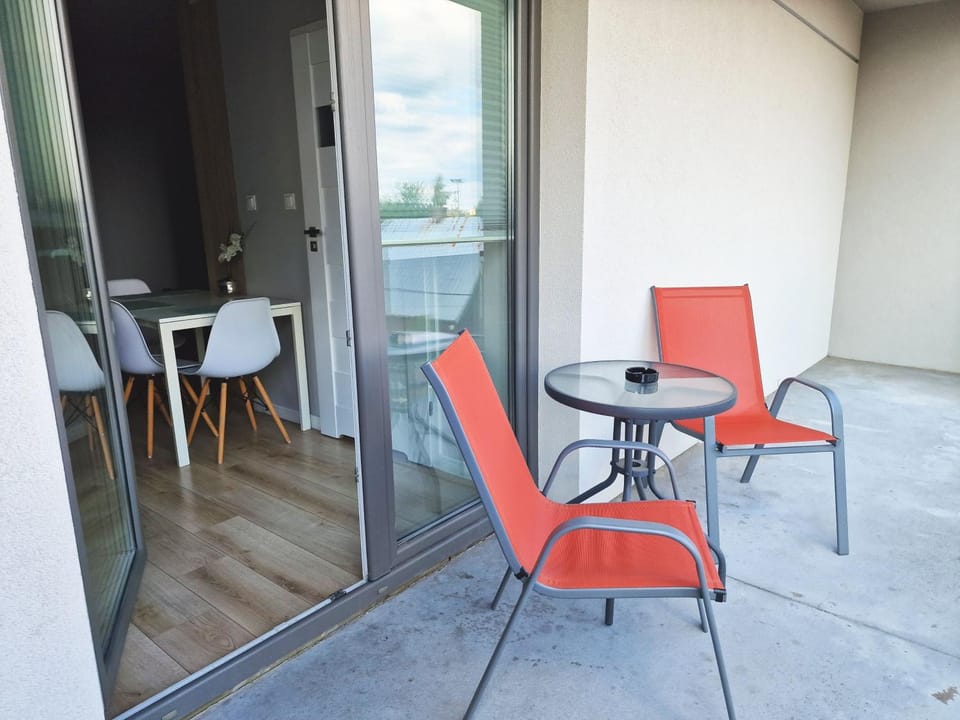 View (from property/room), Balcony/Terrace, Living room