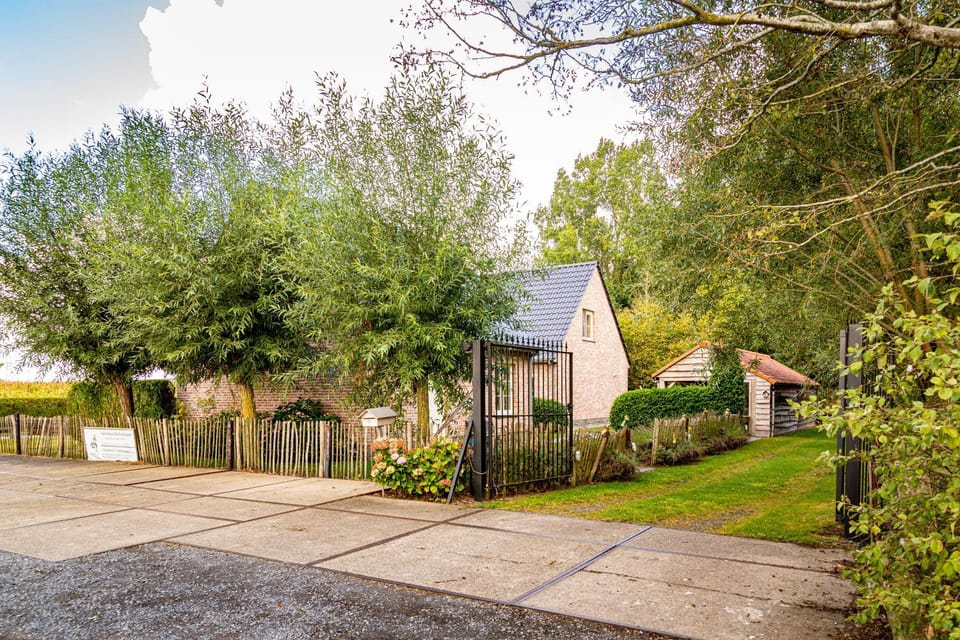 De Smokkelaar & Het Schuurtje House in Zeeland, Netherlands