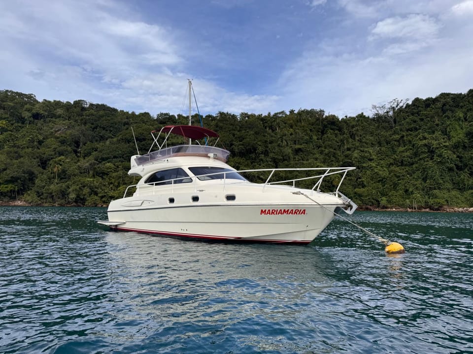 Hospede-se em um Iate em Angra dos Reis Docked boat in Angra dos Reis