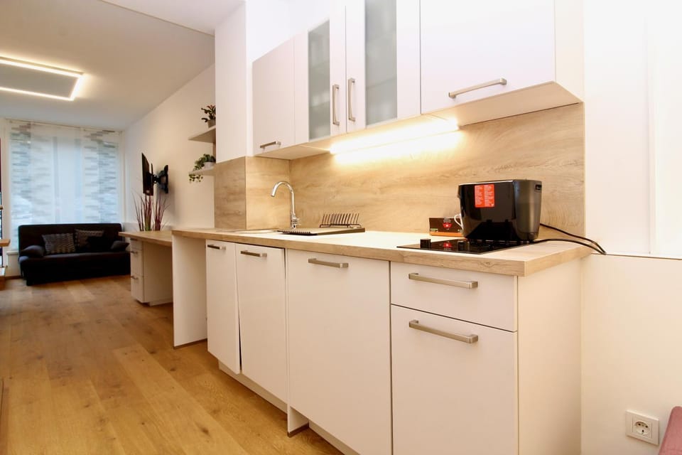 Coffee/tea facilities, Kitchen or kitchenette