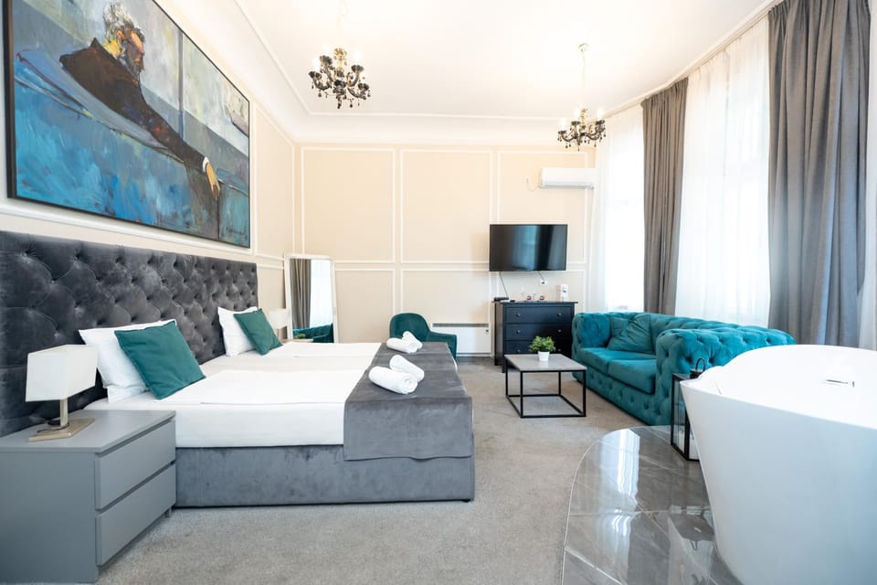 Bed, Living room