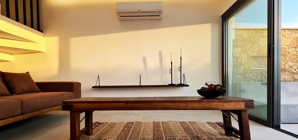 Living room, Seating area, air conditioner