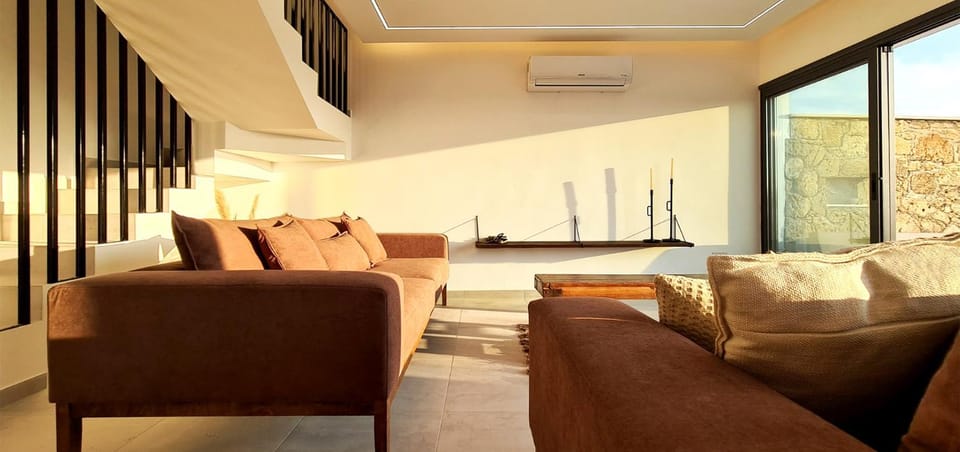 TV and multimedia, Living room, Seating area, air conditioner
