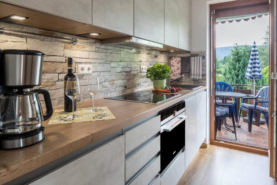 Kitchen or kitchenette, Living room