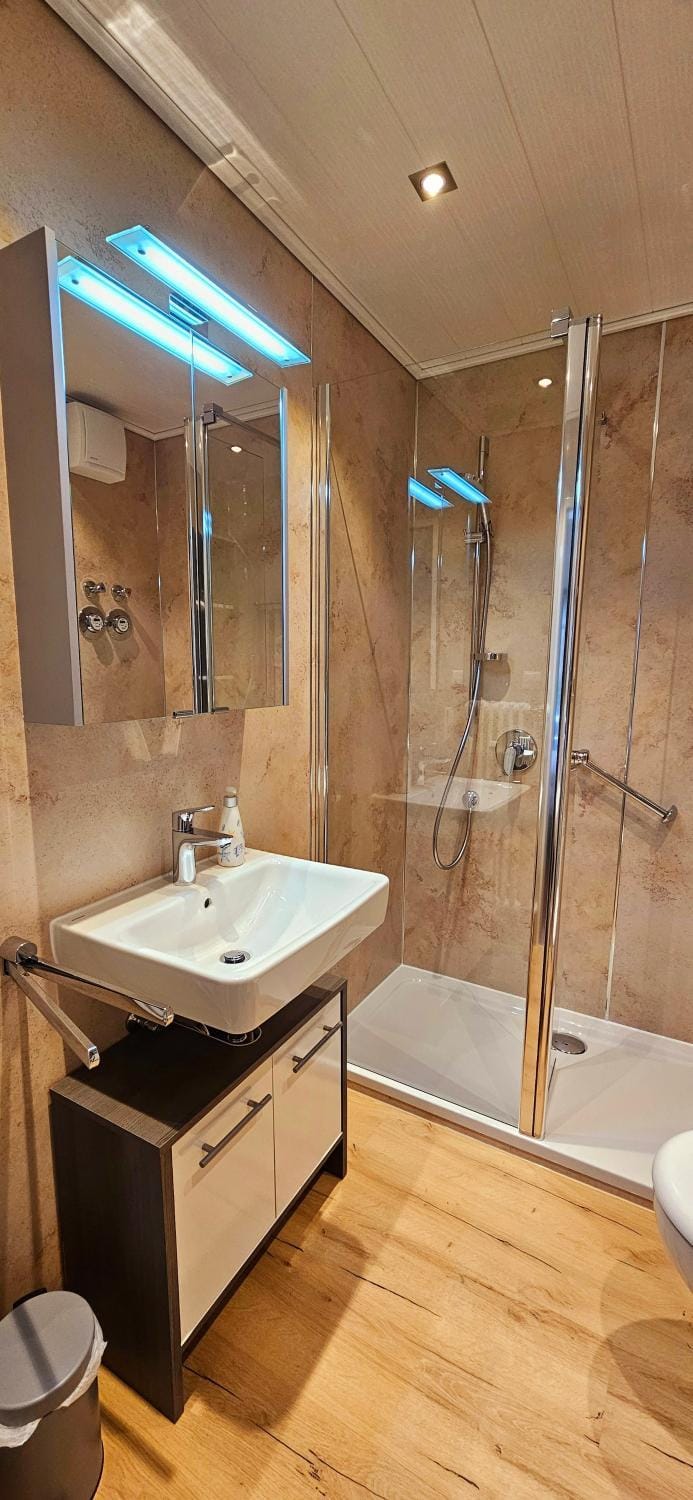 Bathroom, Living room