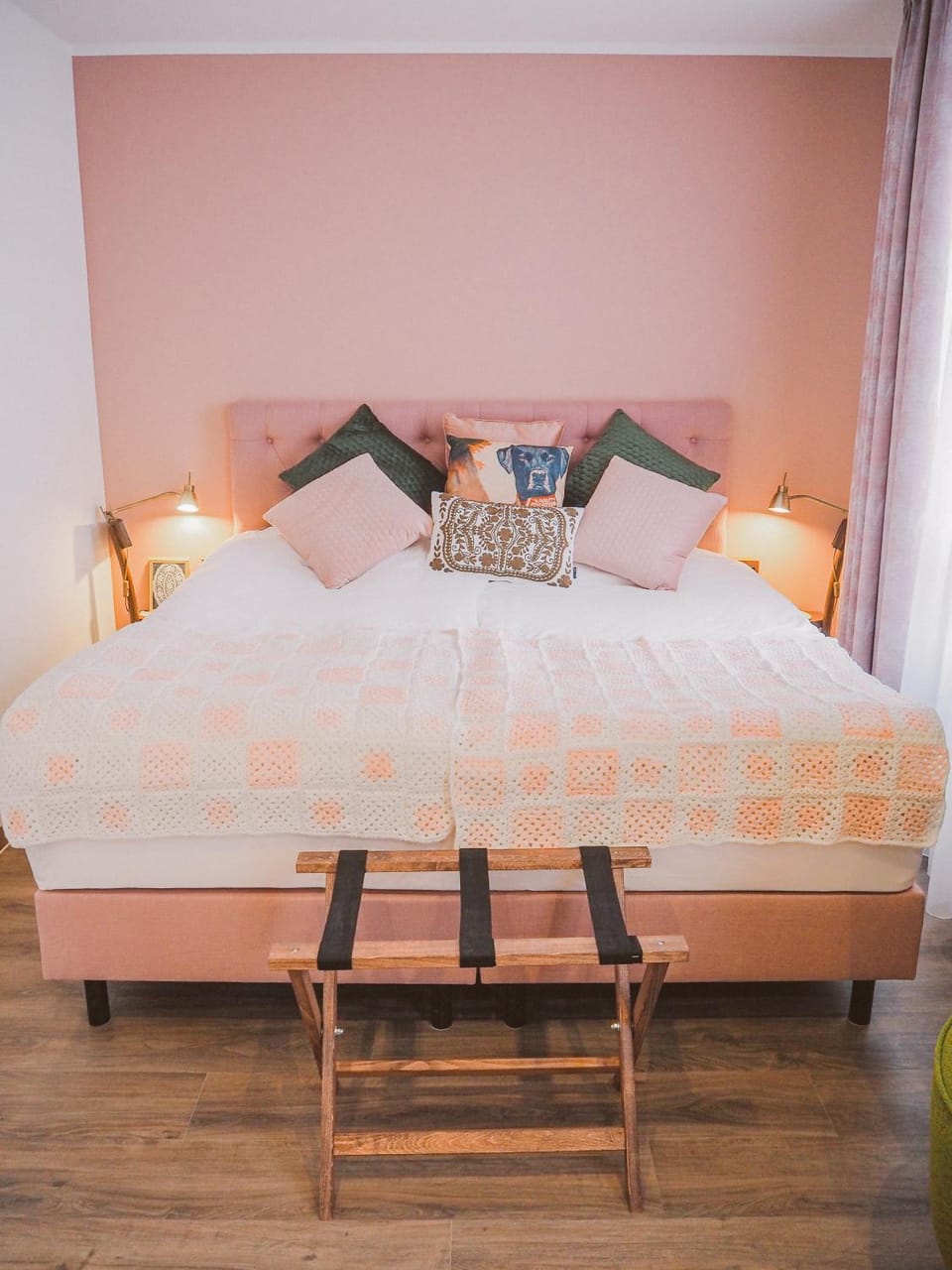 Bed, Photo of the whole room