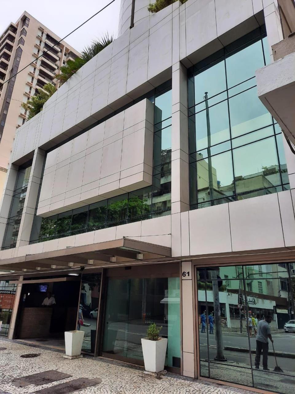 Facade/entrance