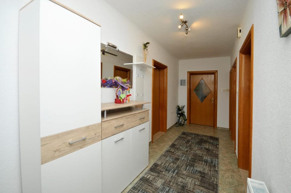 Roso apartment with sea view Apartment in Šibenik-Knin County, Croatia