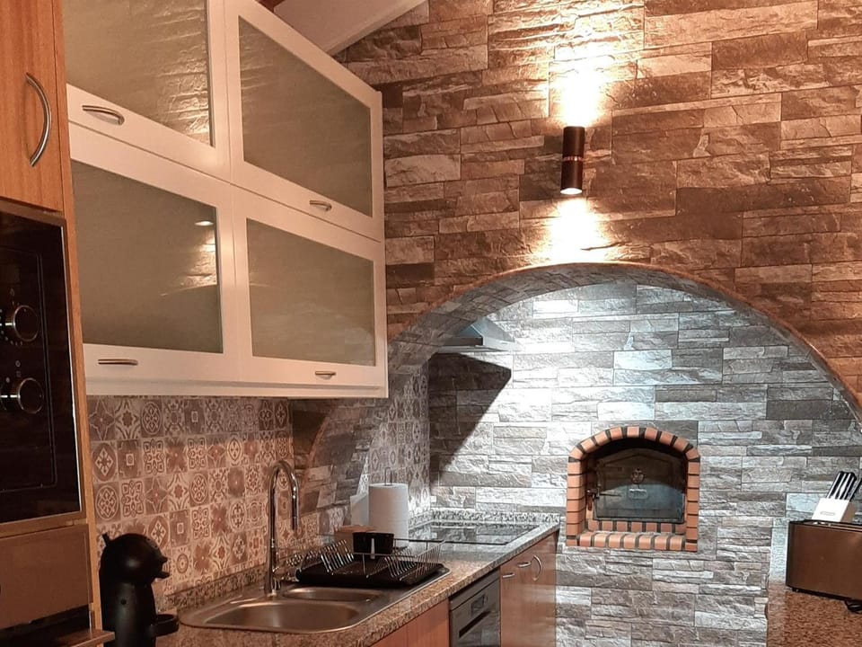 Kitchen or kitchenette, Living room