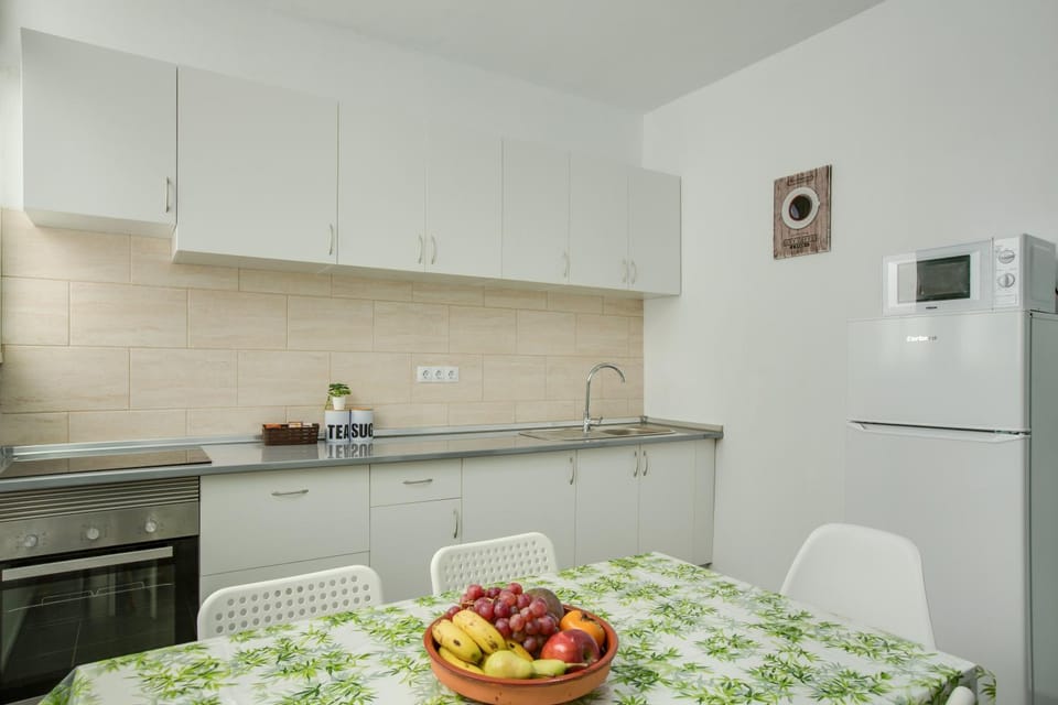 Kitchen or kitchenette, Living room