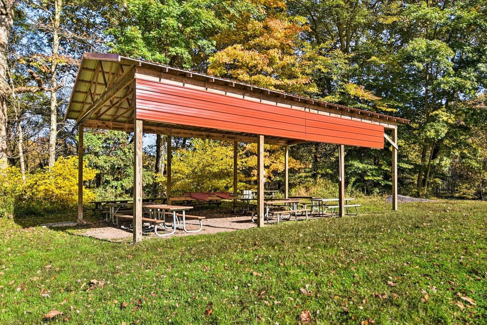Rural Cabin Hideaway w/ Fire Pit & Mtn Views! Cabin in Shenandoah Valley