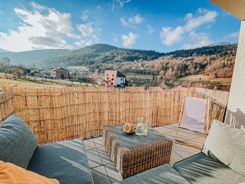 Natural landscape, View (from property/room), Balcony/Terrace, Seating area, Mountain view