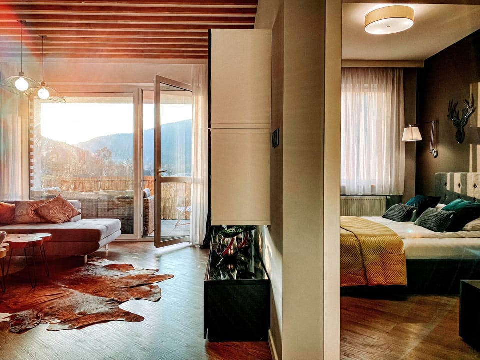 Living room, Photo of the whole room, Seating area, Bedroom, Mountain view
