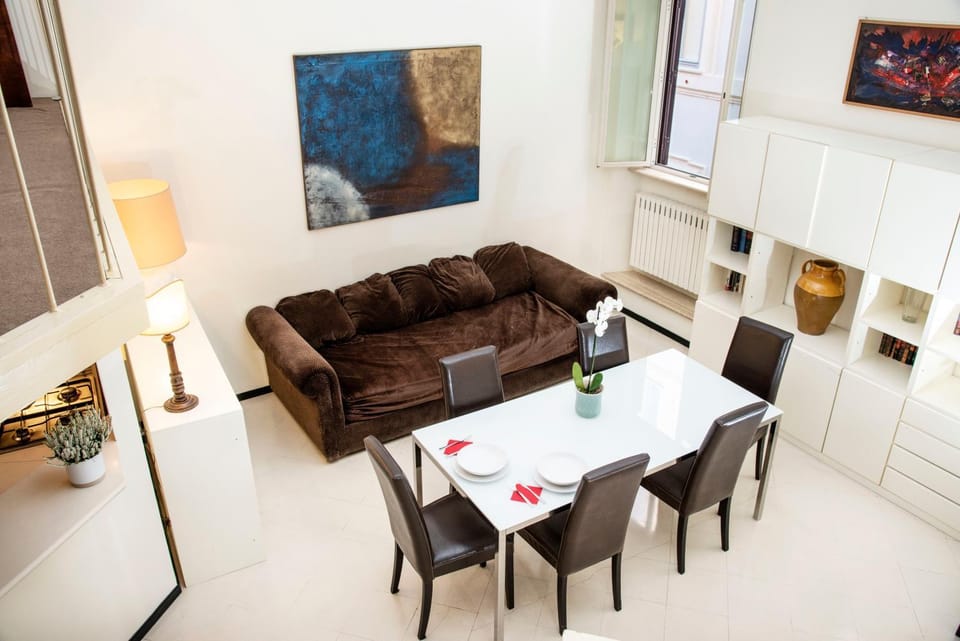 Communal lounge/ TV room, Seating area, Dining area