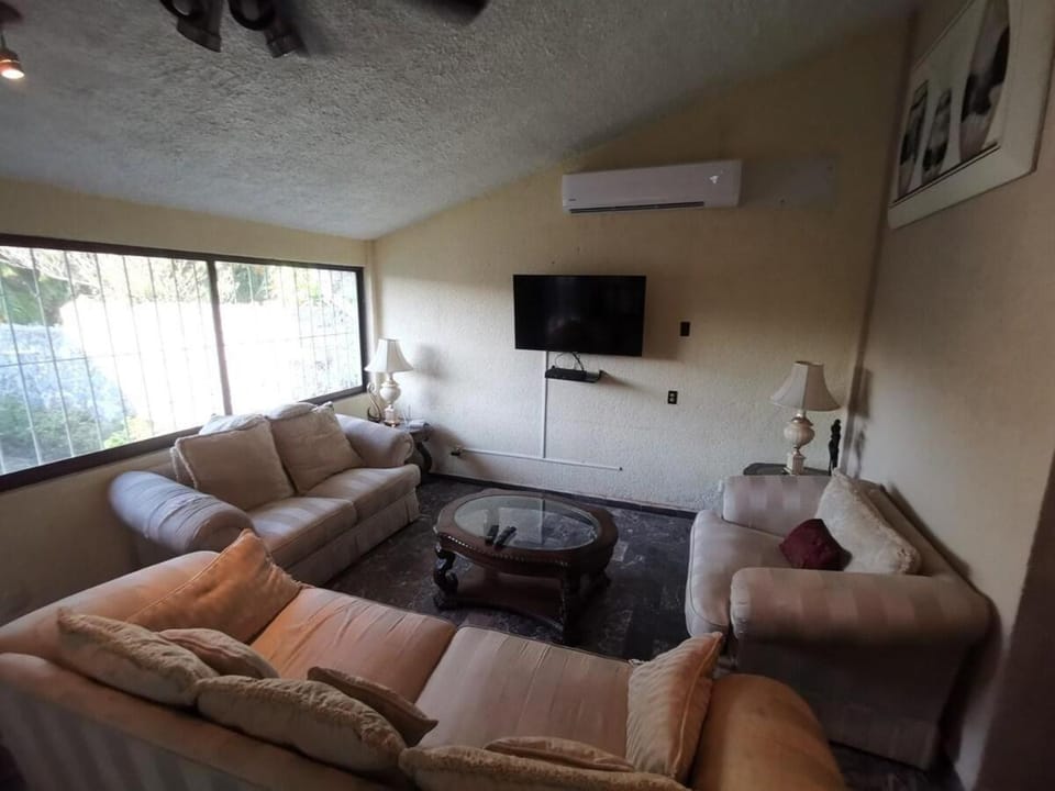 La Quinta de Don Hugo House in Ixtapa Zihuatanejo