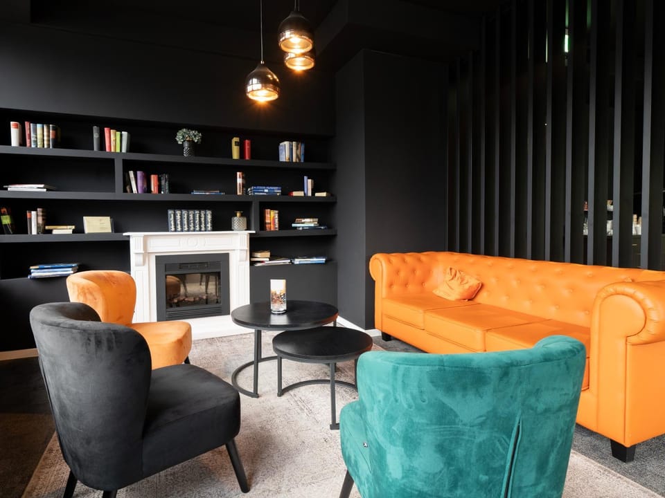 Library, Lounge or bar, fireplace