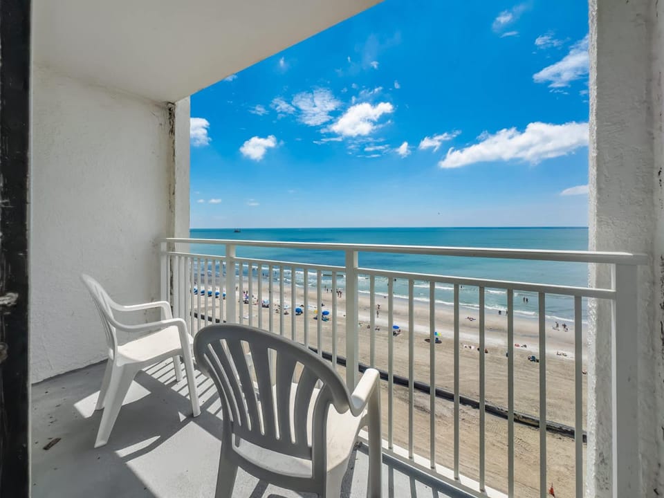 Direct Oceanfront Sea Mist Resort 20908 House in Myrtle Beach