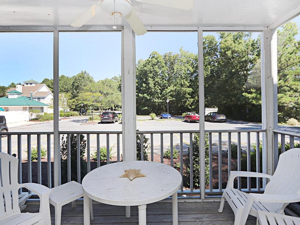 Sea Colony Lakeside Apartment in Sussex County