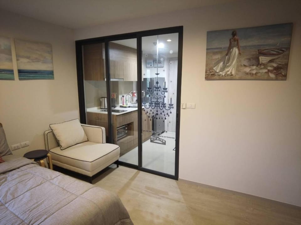 Seating area, Bedroom