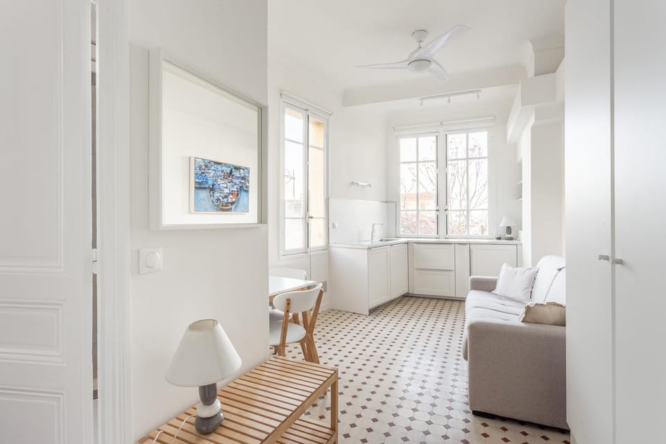 Kitchen or kitchenette, Living room, Bedroom, Dinner