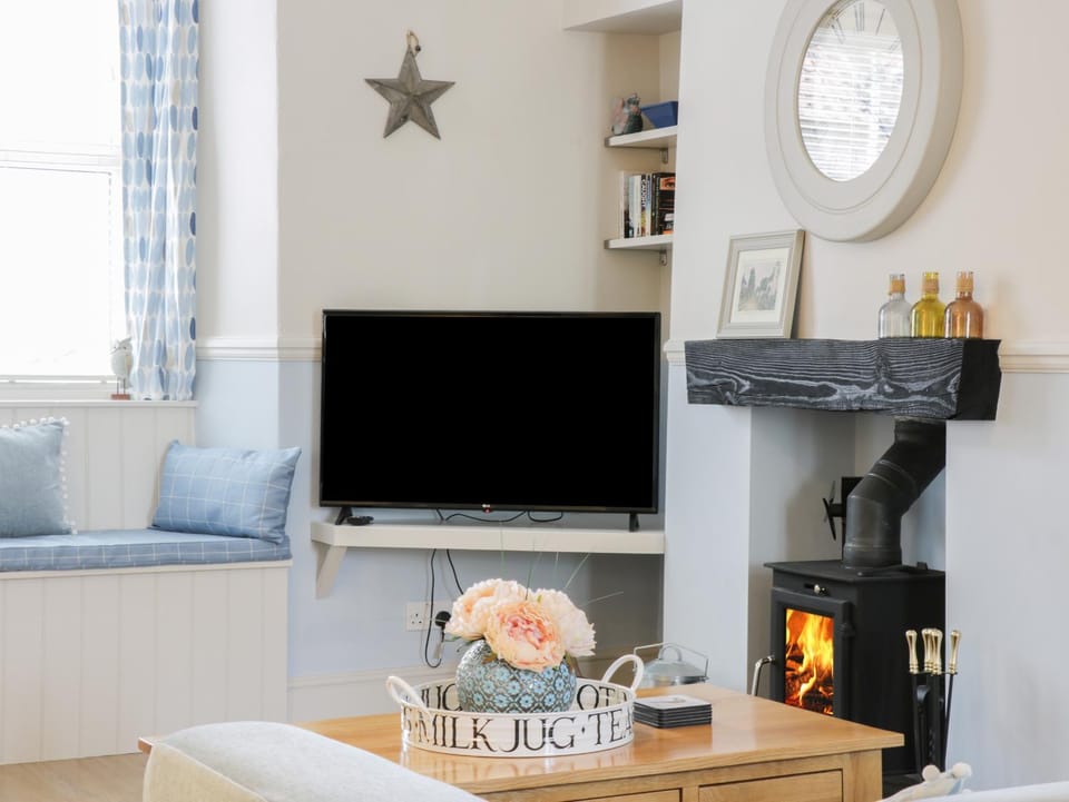 Potter Hill Cottage House in England