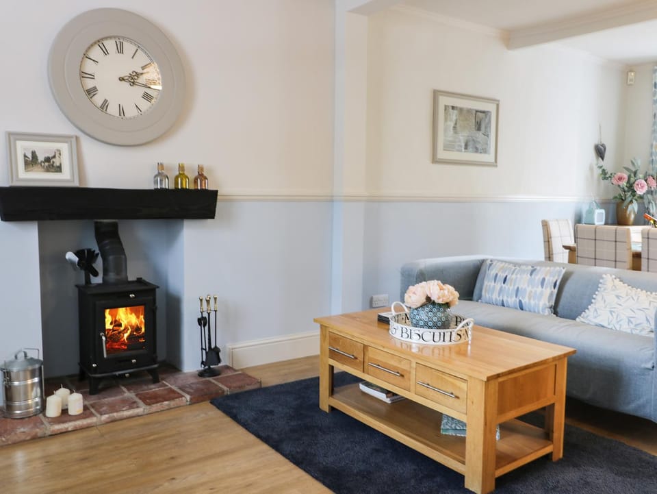 Potter Hill Cottage House in England