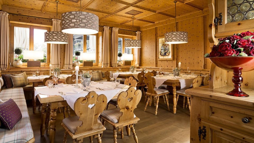 Restaurant/places to eat, Banquet/Function facilities