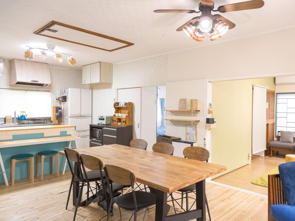 Living room, Dining area
