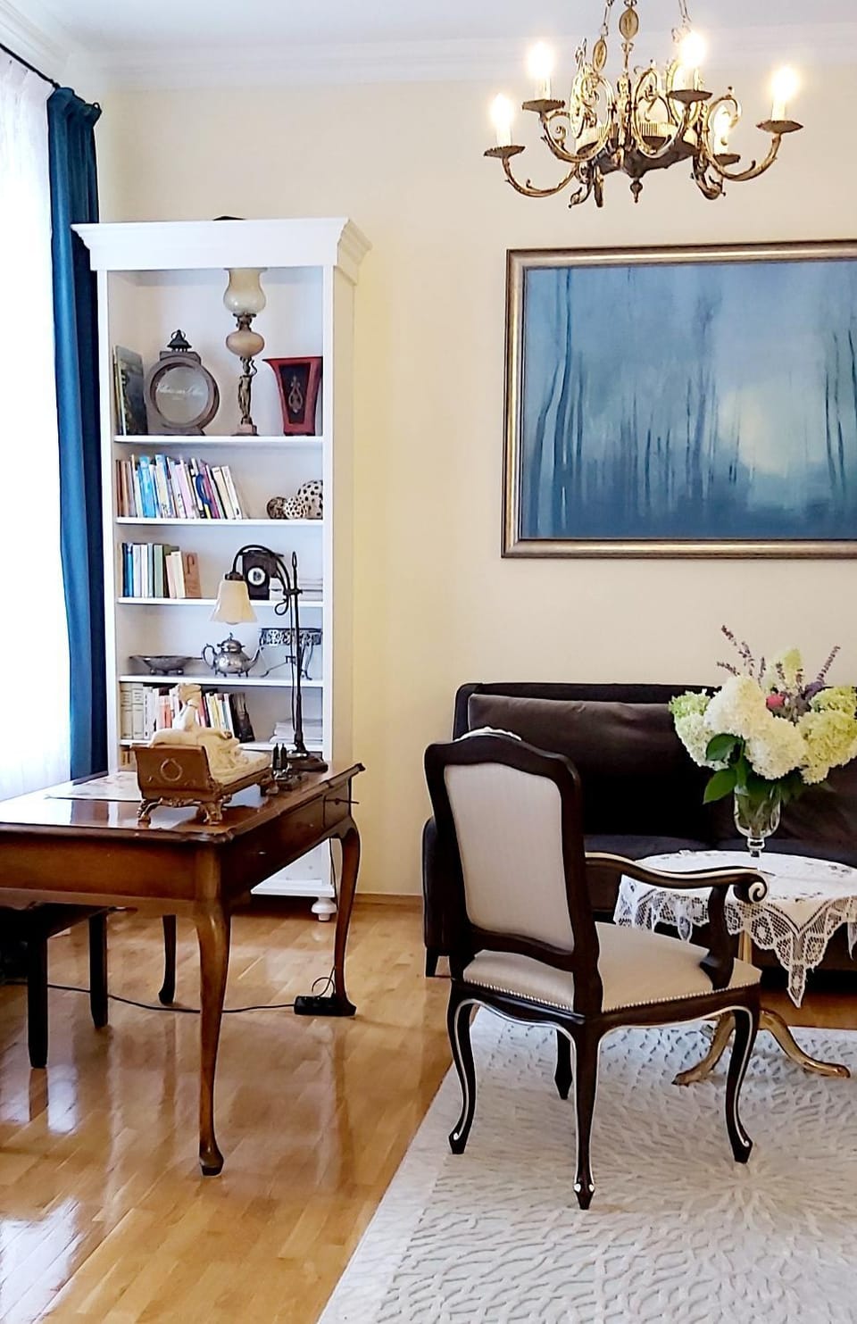 Living room, Seating area